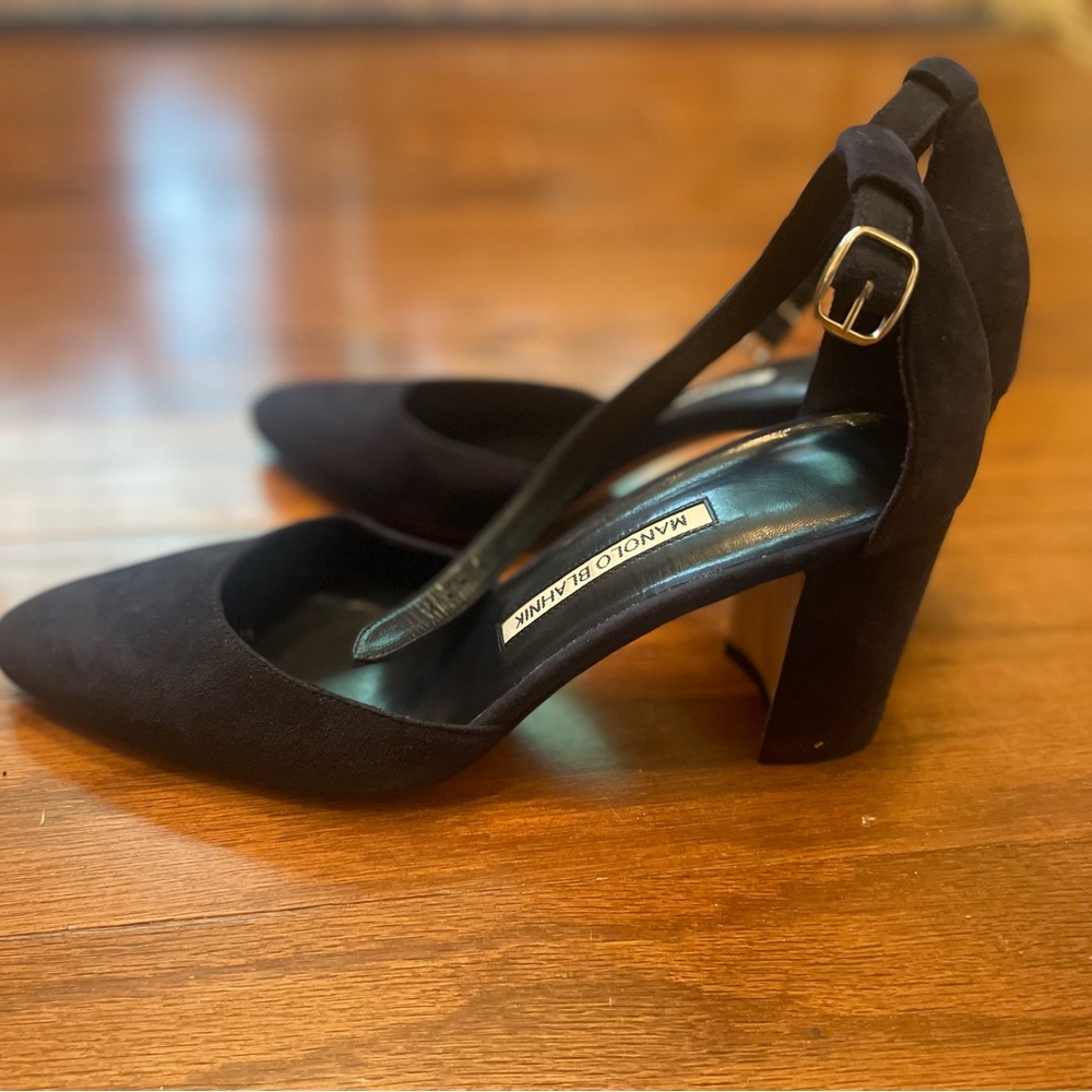 Manolo Blahnik Navy Suede Heels EU size 38 or 7.5